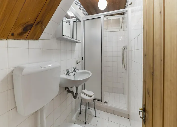 Quinta Florenca - By Wehost * Funchal